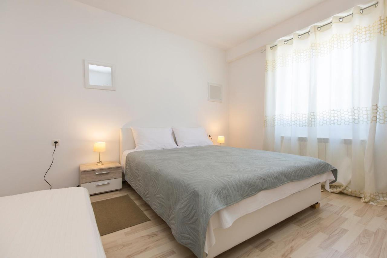 Apartmani Xenia & Desiderio ブゼト エクステリア 写真