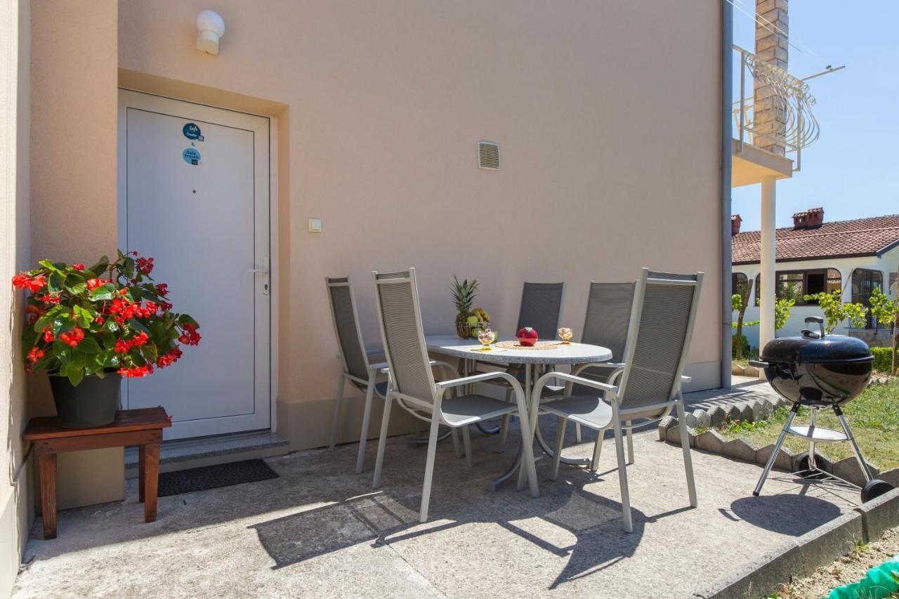 Apartmani Xenia & Desiderio ブゼト エクステリア 写真